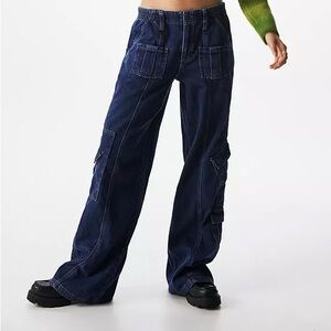 Urban Outfitters BDG Y2k Low-Rise Cargo Pants in Blue